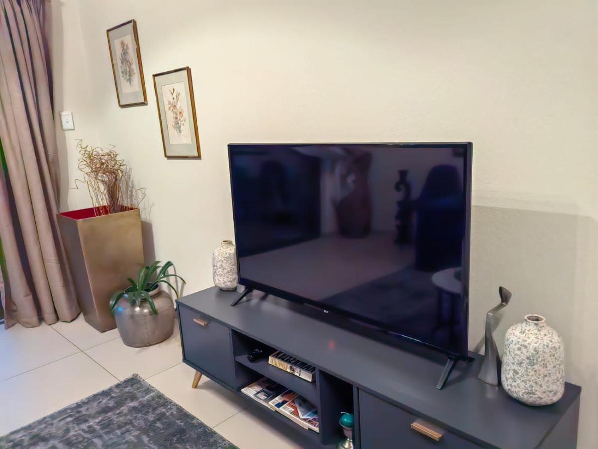 Classy And Cosy Apt - Dainfern ساندتون المظهر الخارجي الصورة